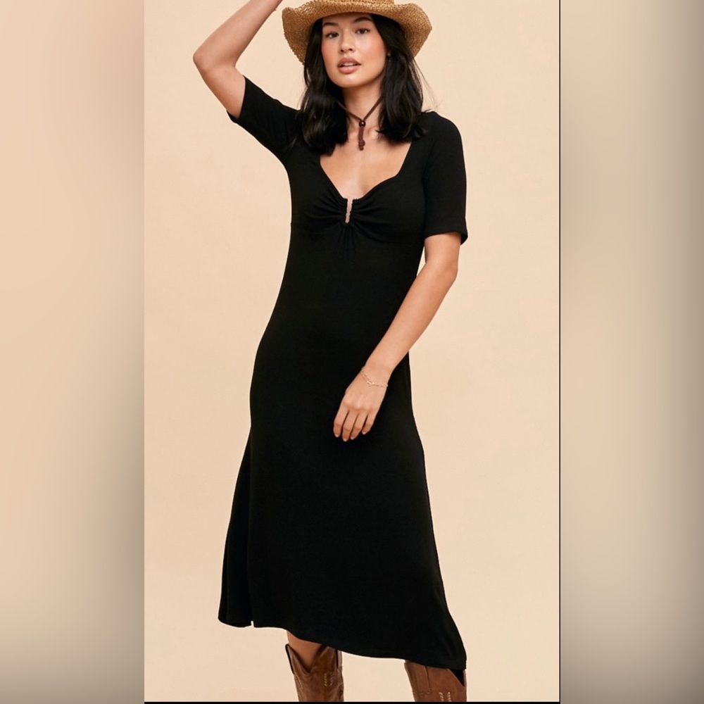 Ajony Black Notched Fitted Premium Knit Midi Dress